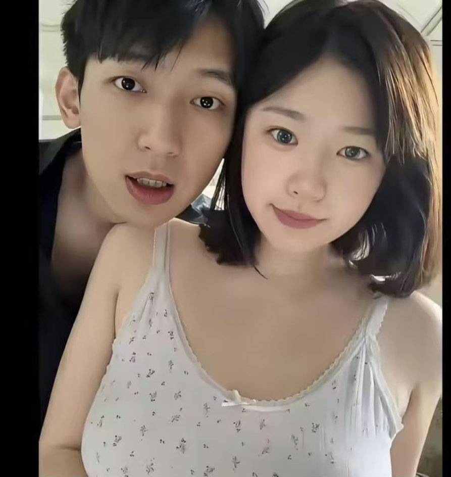 黄一鸣网红生涯终结 前男友证实账号永久封禁 遛狗风波引爆连环塌房 
