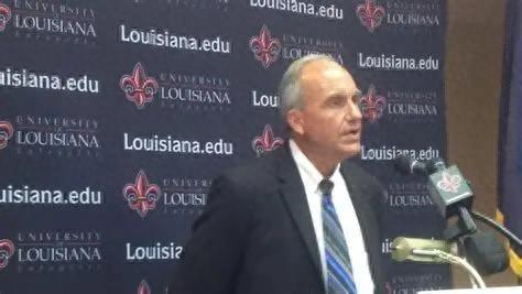 美国军事顾问彼得·普赖语出惊人：中国若继续研发电磁脉冲武器，美国电网随时可能陷入