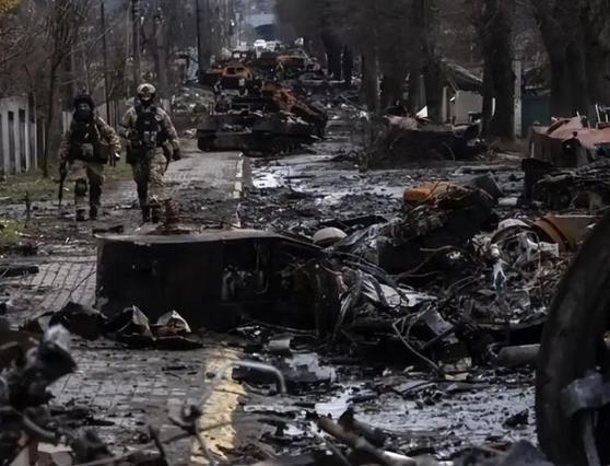 为什么欧洲非得“玩命”支持乌克兰？原因其实很简单，一旦俄乌冲突中“降服”不了俄罗