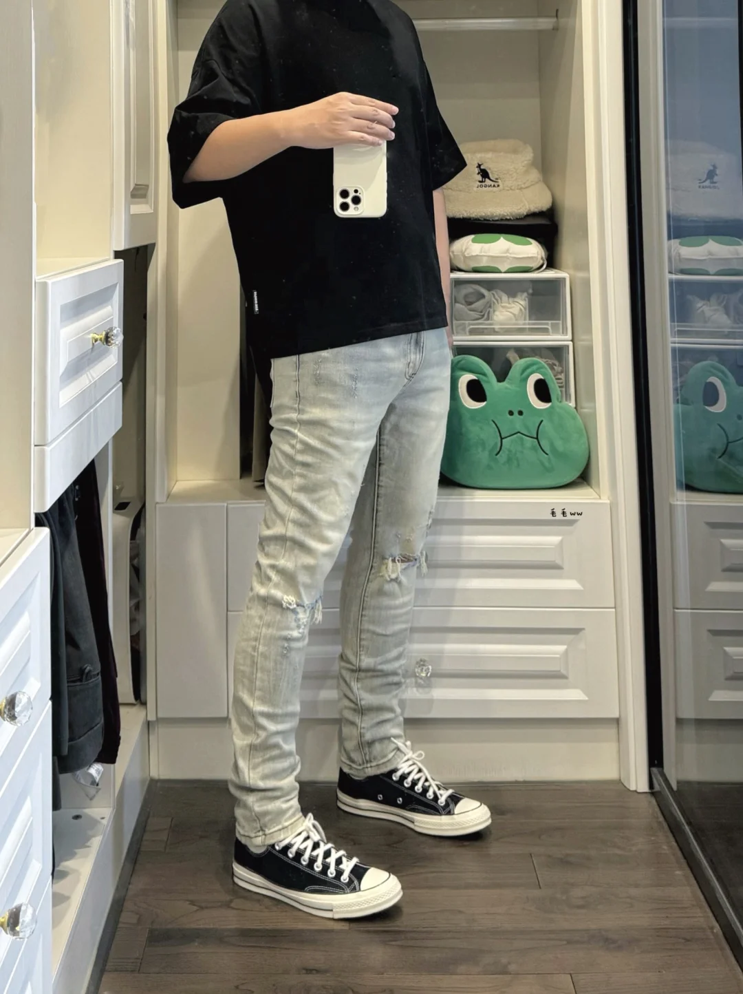 破洞牛仔｜帆布鞋穿搭