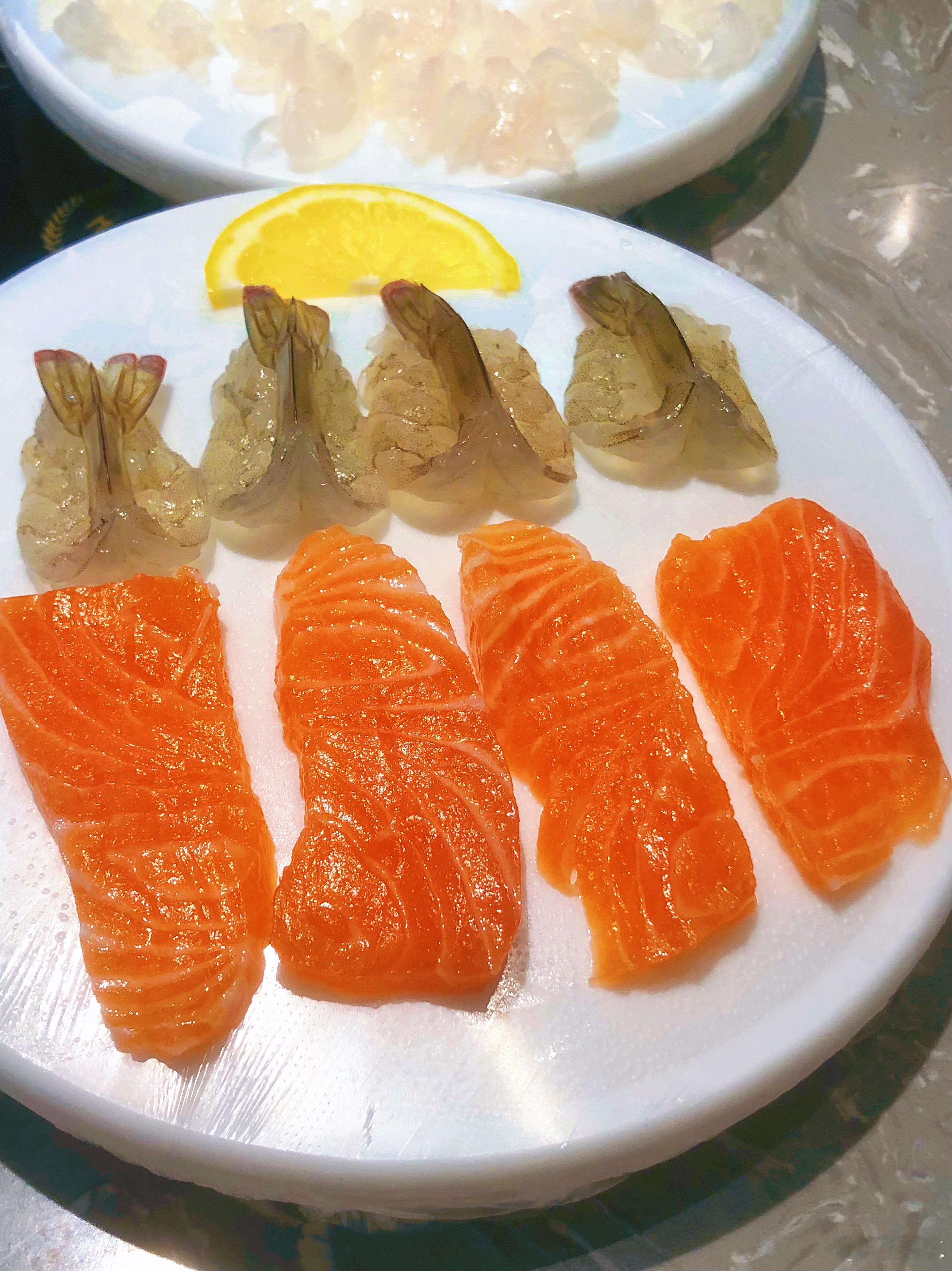 美食探店 吃顺德菜，遇到一个超级有责任心的中年大妈服务员！一边感谢我们光临，一边
