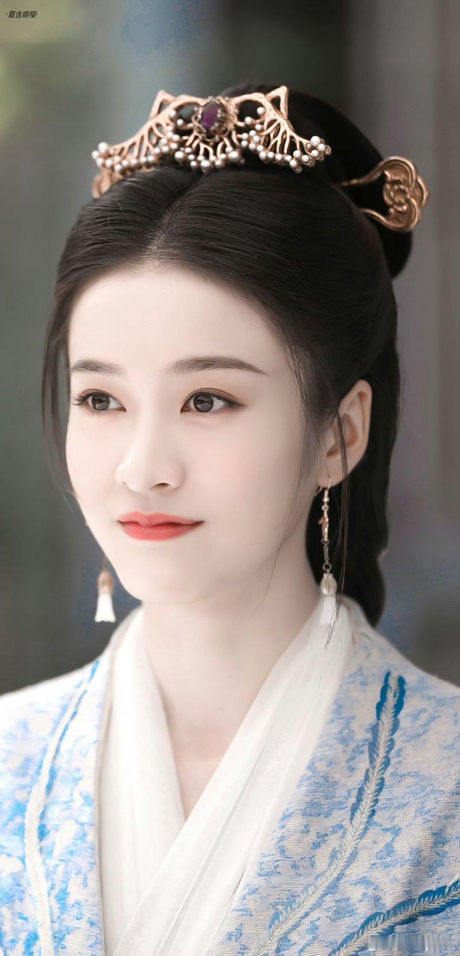《夜流光》中张雪迎与丁禹兮的精彩合作，展现了两位年轻演员的演技和魅力。 