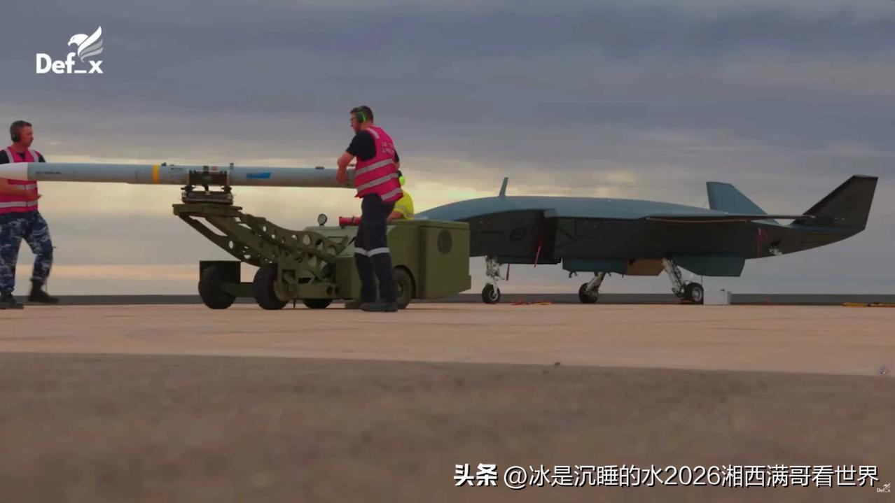 近日，美国波音公司抓紧在MQ-28无人机上测试外挂AIM120中距空空弹，用于未