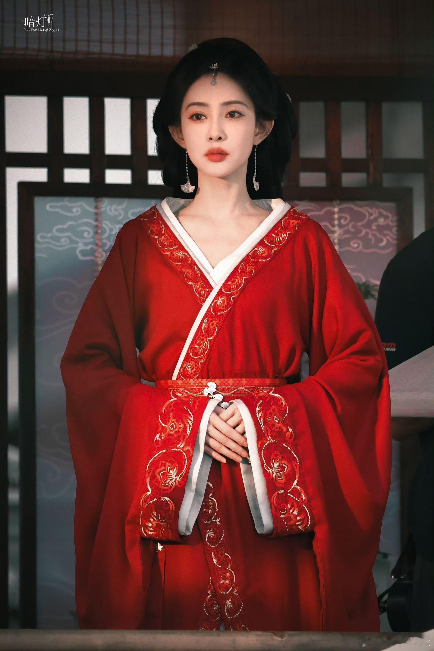 孟子义的剧宣方式是真直给孟子义的剧宣是真直给啊！连续五天撒福利，不限圈抽奖。看着