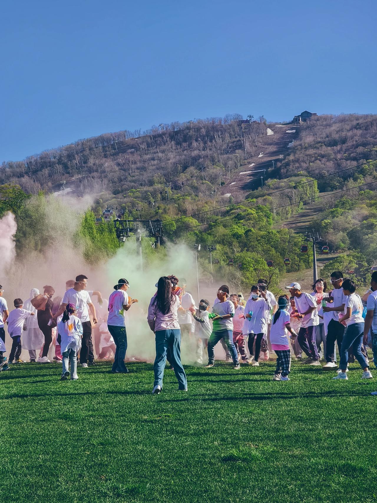五一假期，万科松花湖度假区活动精彩纷呈🎉

万科松花湖开江鱼美食节暨第五届山地