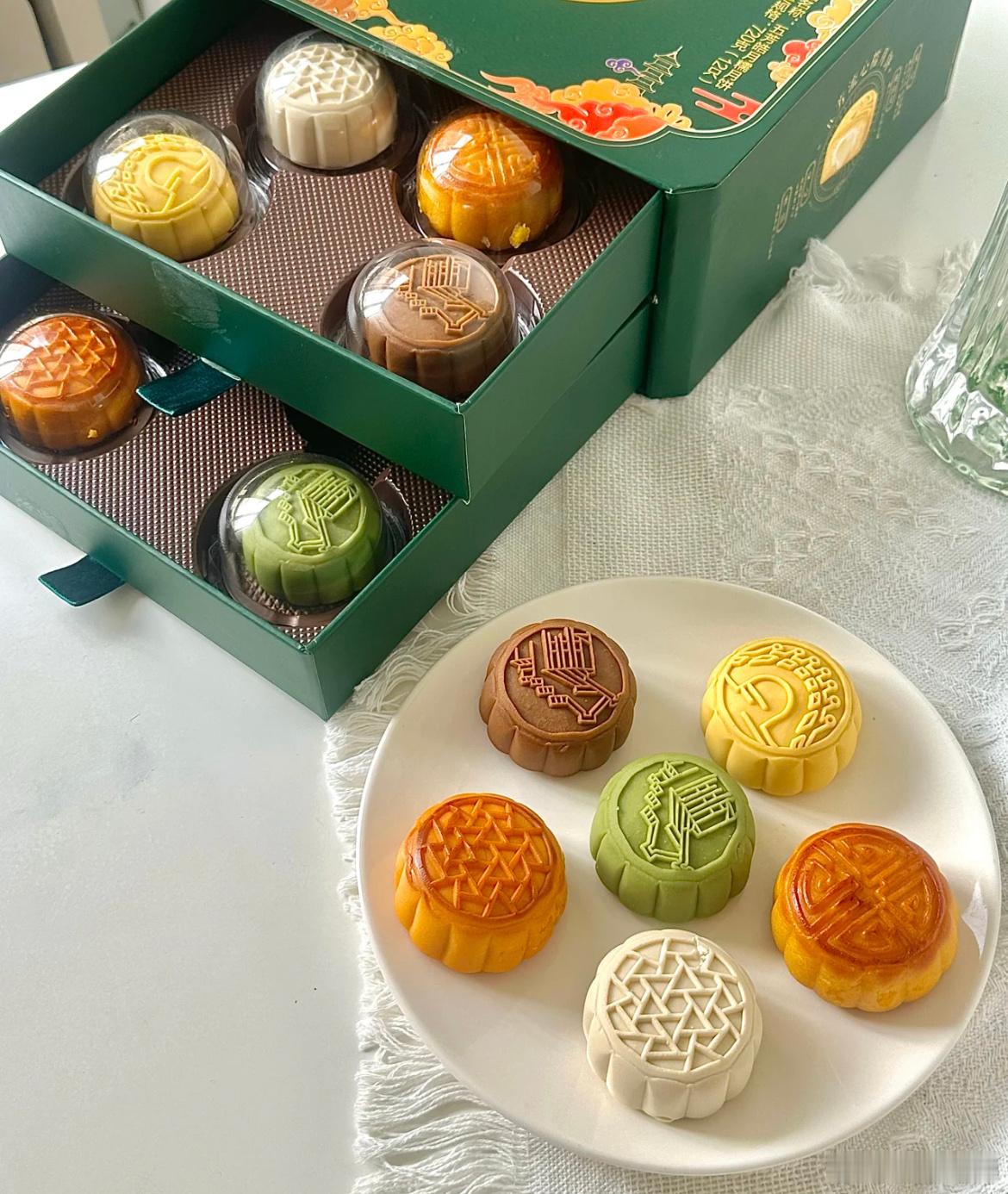 #高价月饼礼盒卖不动了#看来现在的大众已经开始越来越关注月饼的口味和性价比了，感