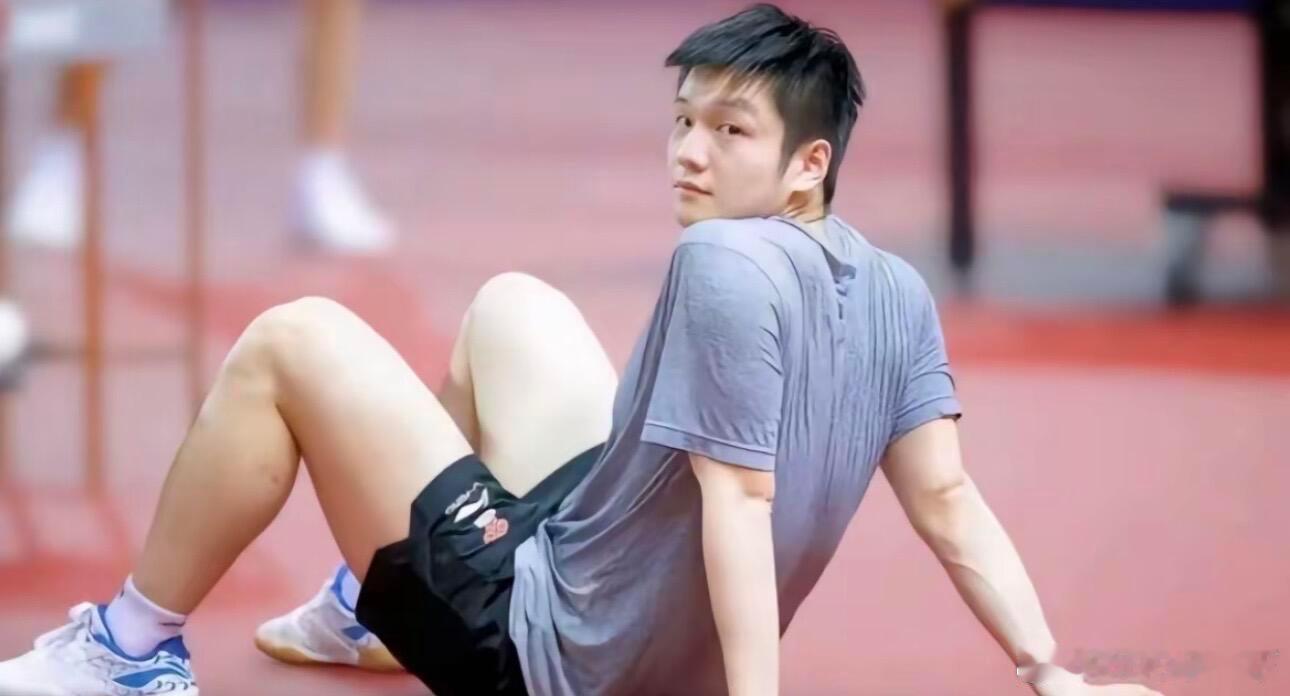 回眸时的🐼🐼🐼 ​​​