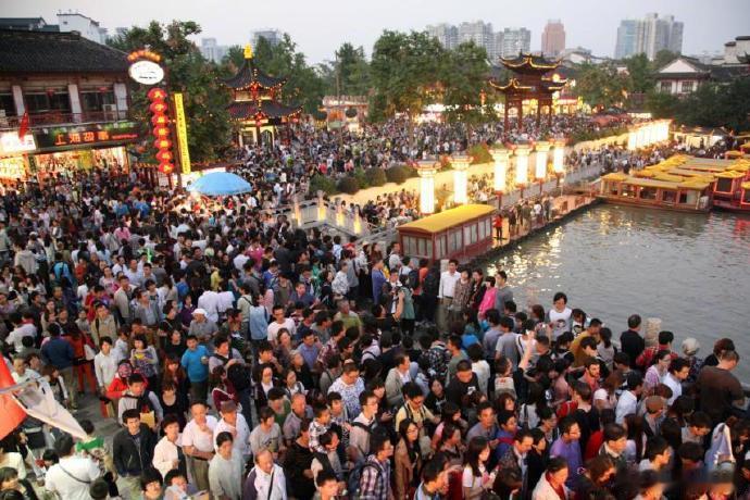 【12省份旅游总收入破万亿，今年还有2省份在冲击】文旅产业已经成为拉动地方经济增