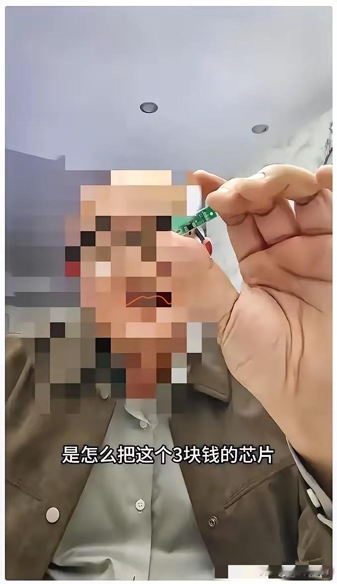 网友曝光某公司打印机到8000页就不能打印了！

客服询问停机原因，工作人员说：