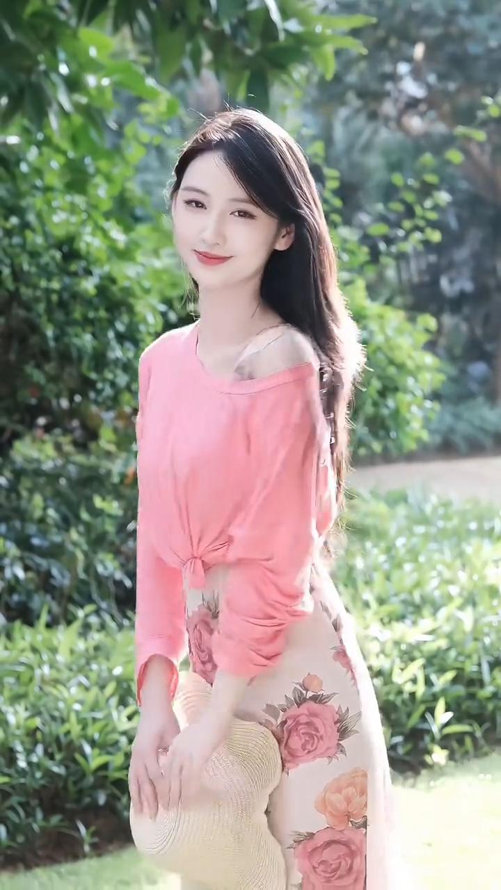 受不了了，太美了，直接可以当模特来着。