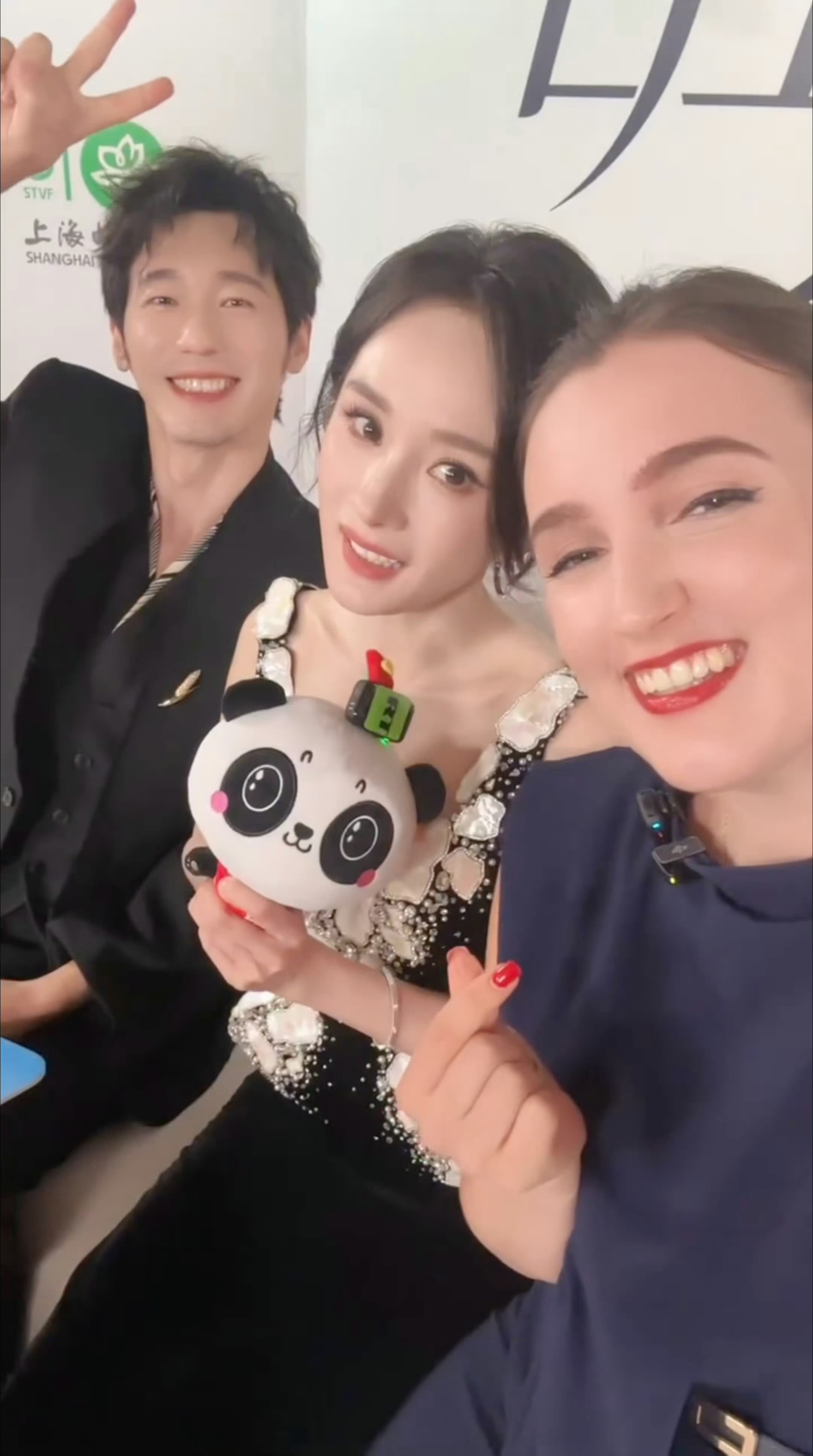 白玉兰提名晚宴绿毯，刷到了杨幂和白宇的合影，看好二位拿奖，幂姐好美好美呀，最近每