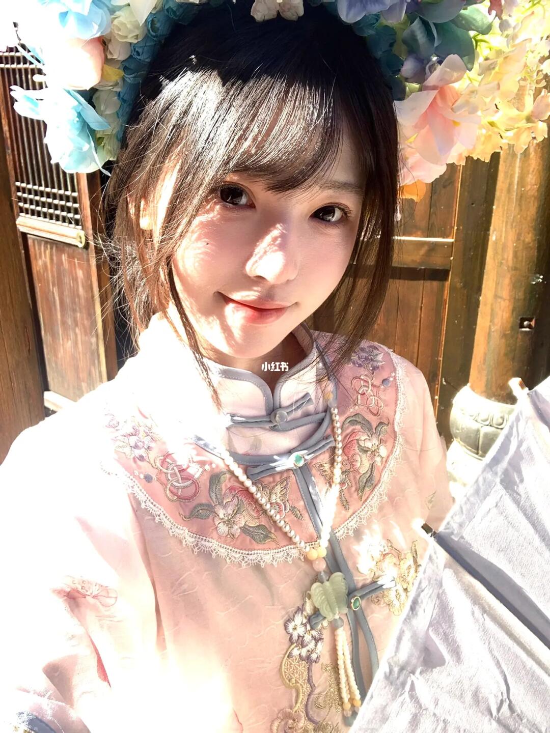 “今生戴花 世世漂亮”