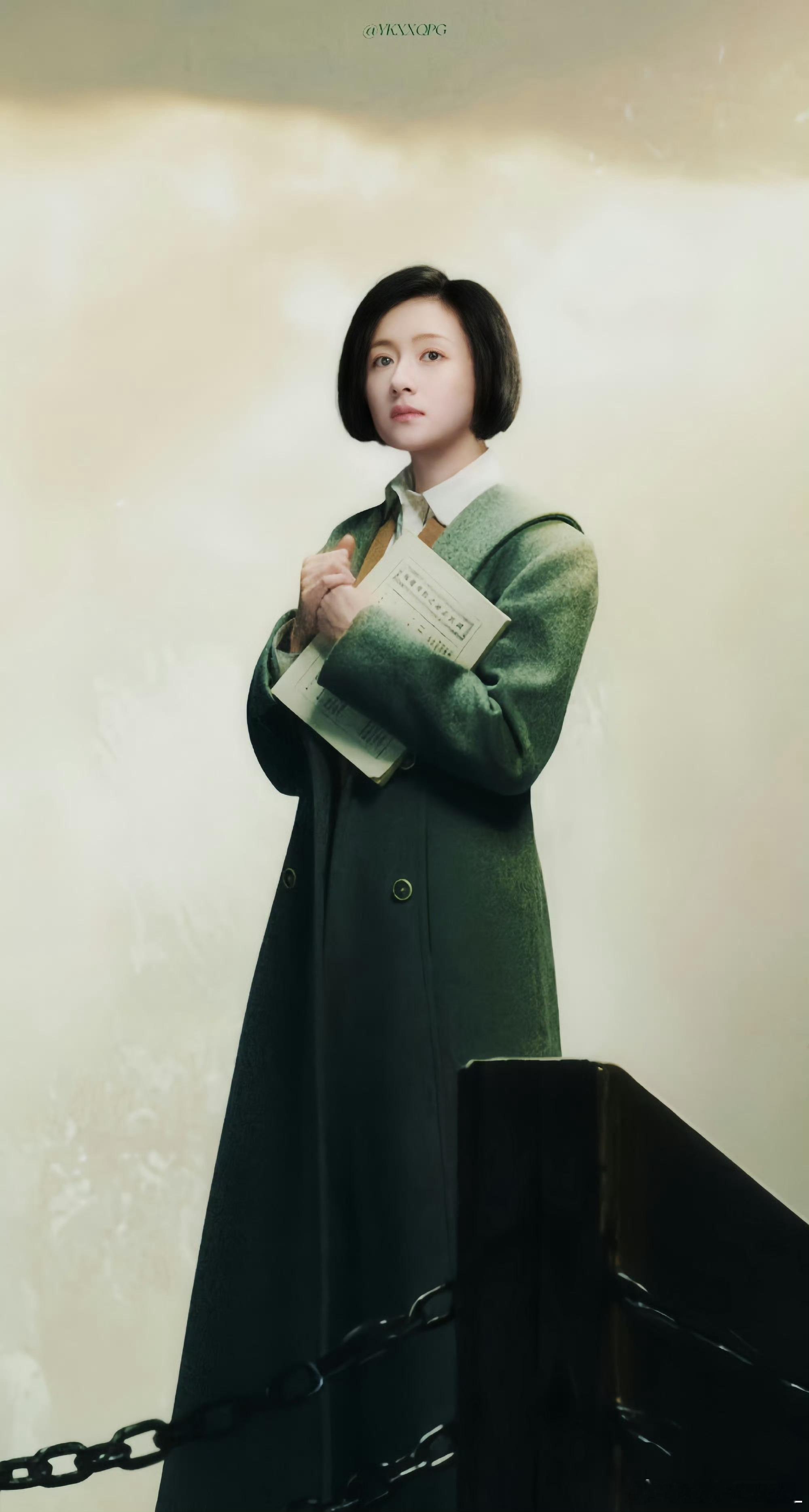 千里江山图镜头下的李兰迪光影落在她脸上的瞬间，那种旧时代书香女子独有的易碎感漫出