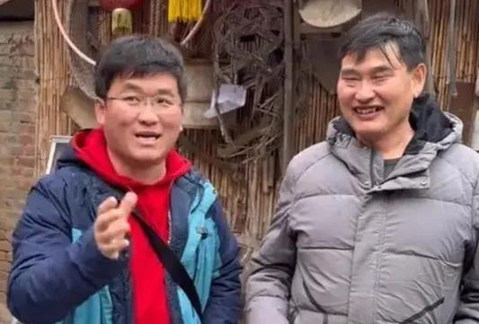 朱之文啥时候成声乐专家了？

现在的头条和抖音上，不时可以刷到草根歌手朱之文指导