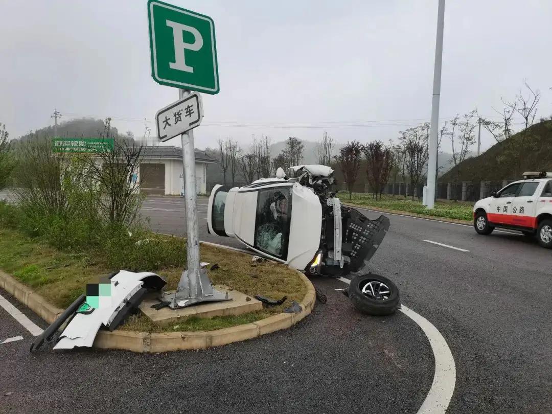 超车三不超，跟车五不要，是什么意思呢？

只要你会开车，一定要牢记这句话，保证你