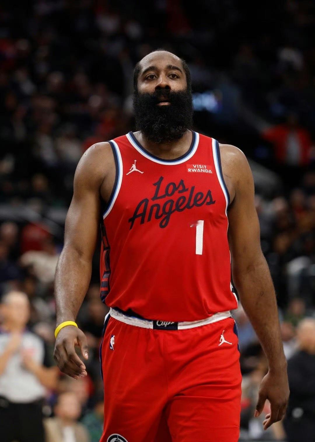 真丢人啊[发怒]，快船102-105不敌老鹰，让我彻底看清这2个可笑的事实！
