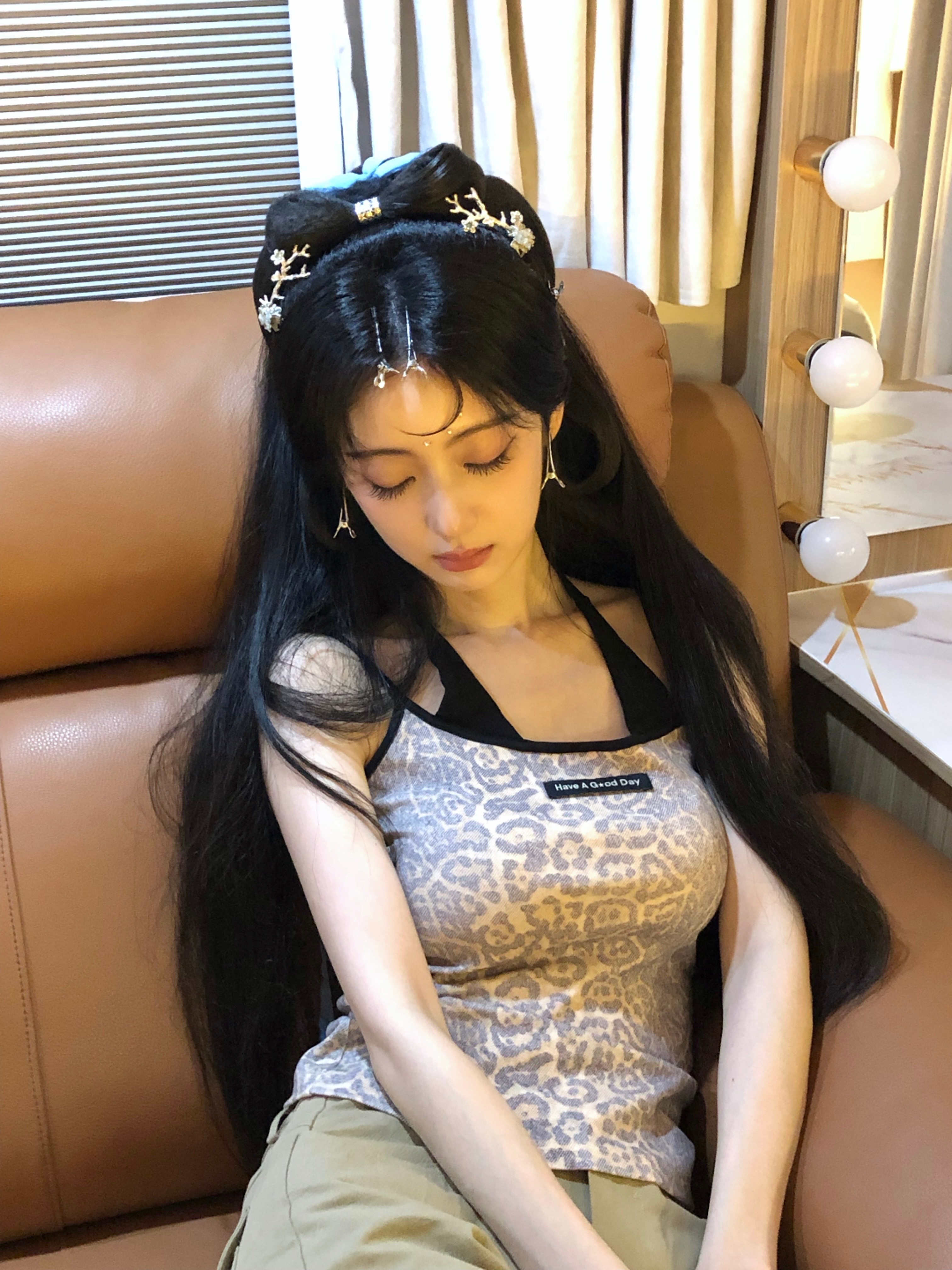 这个发型好像小时候看的那版妲己呀 