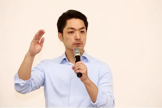 变脸比翻书还快！2月4日蒋万安还公开宣称“我是台湾人，我是中华民国的国民”，从头