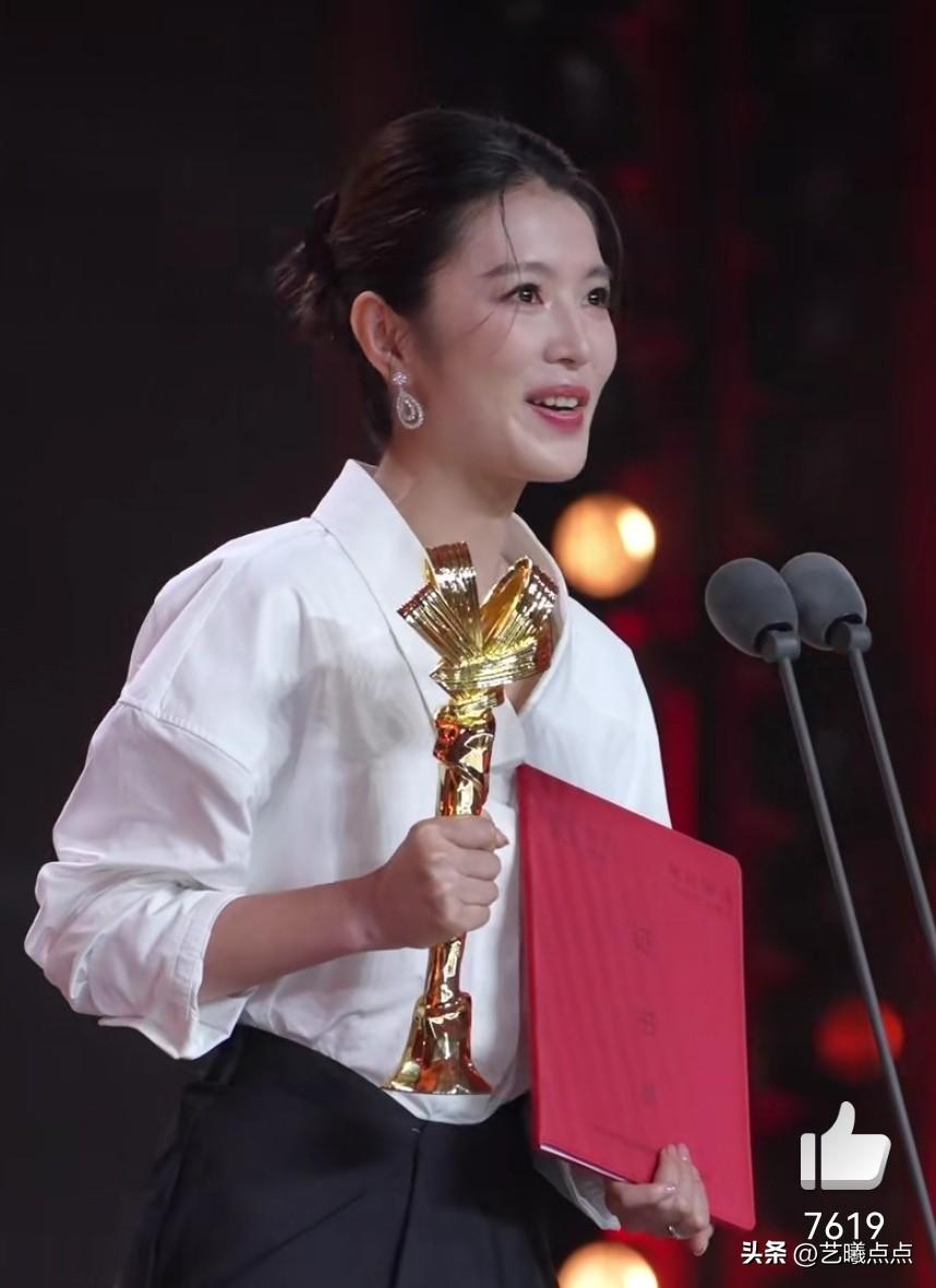 恭喜李云霄获奖！
6月19日，第23届电影频道传媒关注单元在上海正式闭幕并揭晓1