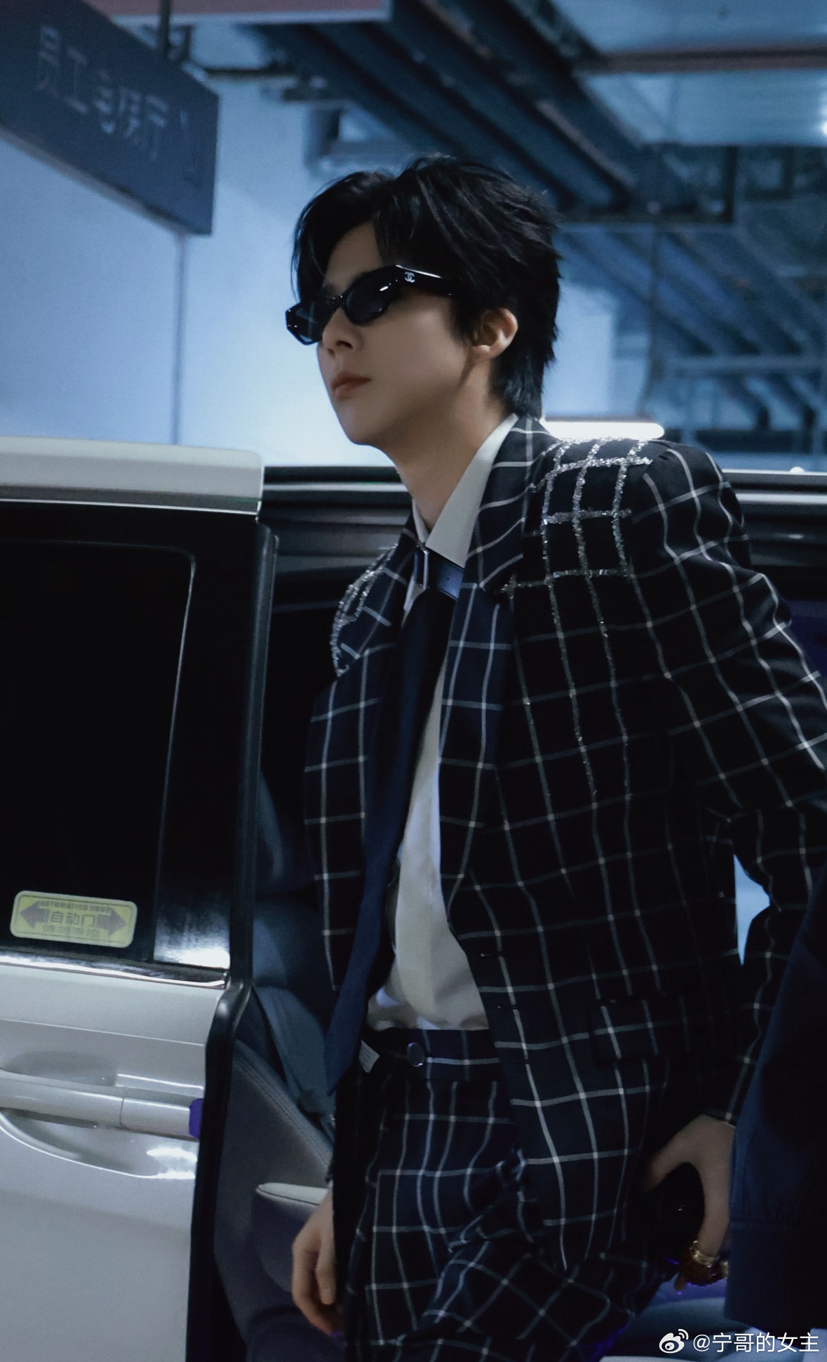 摩登兄弟刘宇宁新歌门 | 腾讯音乐由你榜 | 摩登兄弟门 奇妙在身边 不会太晚湖