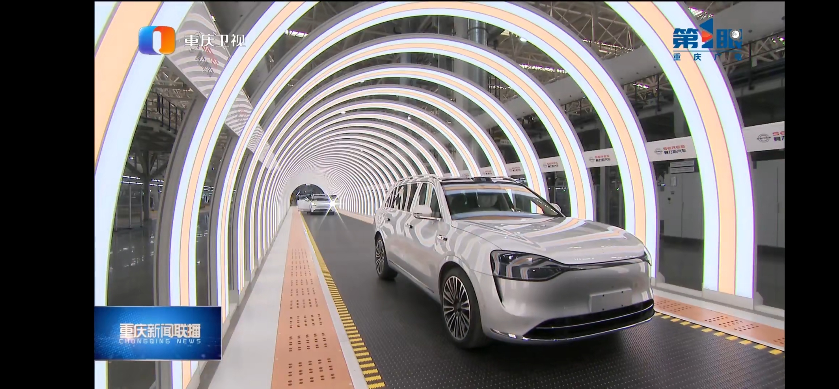 问界M9实车及生产线曝光目前来看颜值的评分两极分化，你给打几分？ ​​​