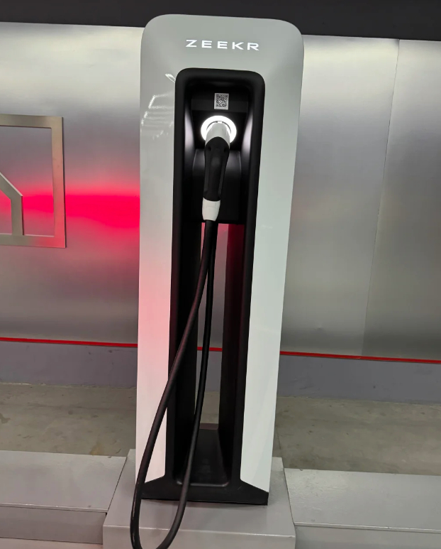 北京高速服务区实现超充全覆盖！全市16个服务区共设66个超充桩，最大功率600k