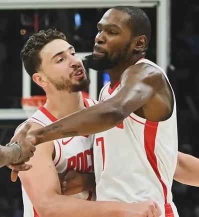 火箭11战10胜，其中最大的功臣不是杜兰特和申京，而是联盟的“特殊照顾。”

北