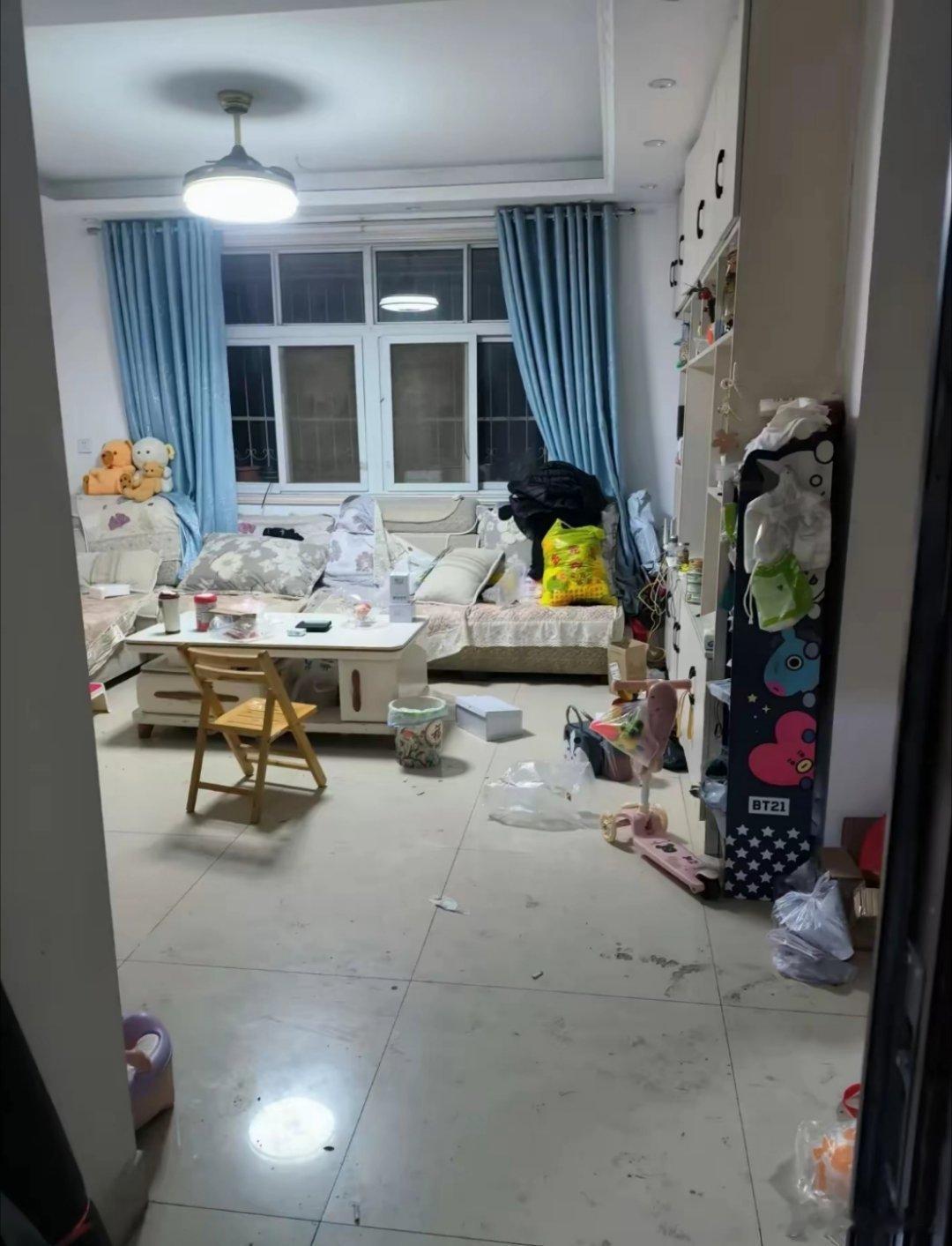 江西网友：花20w娶回的老婆，不上班带娃，家里永远乱糟糟的，一说她立马回娘家不带