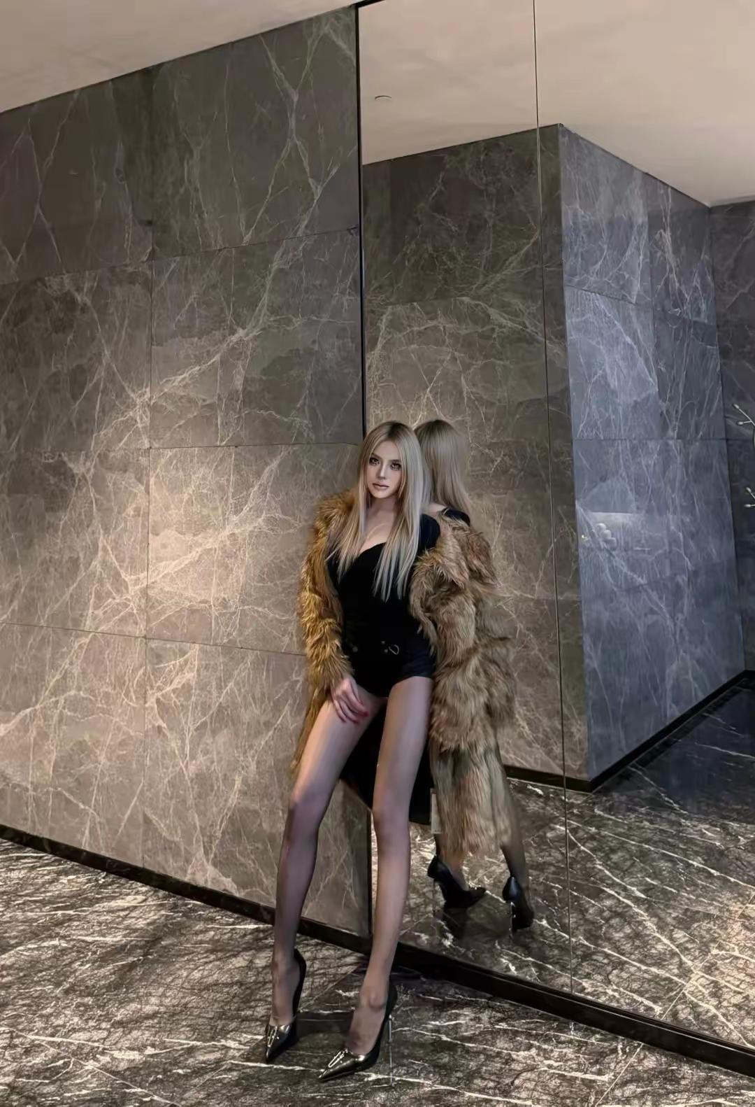 野性女孩子怎么穿搭既时尚又好看?