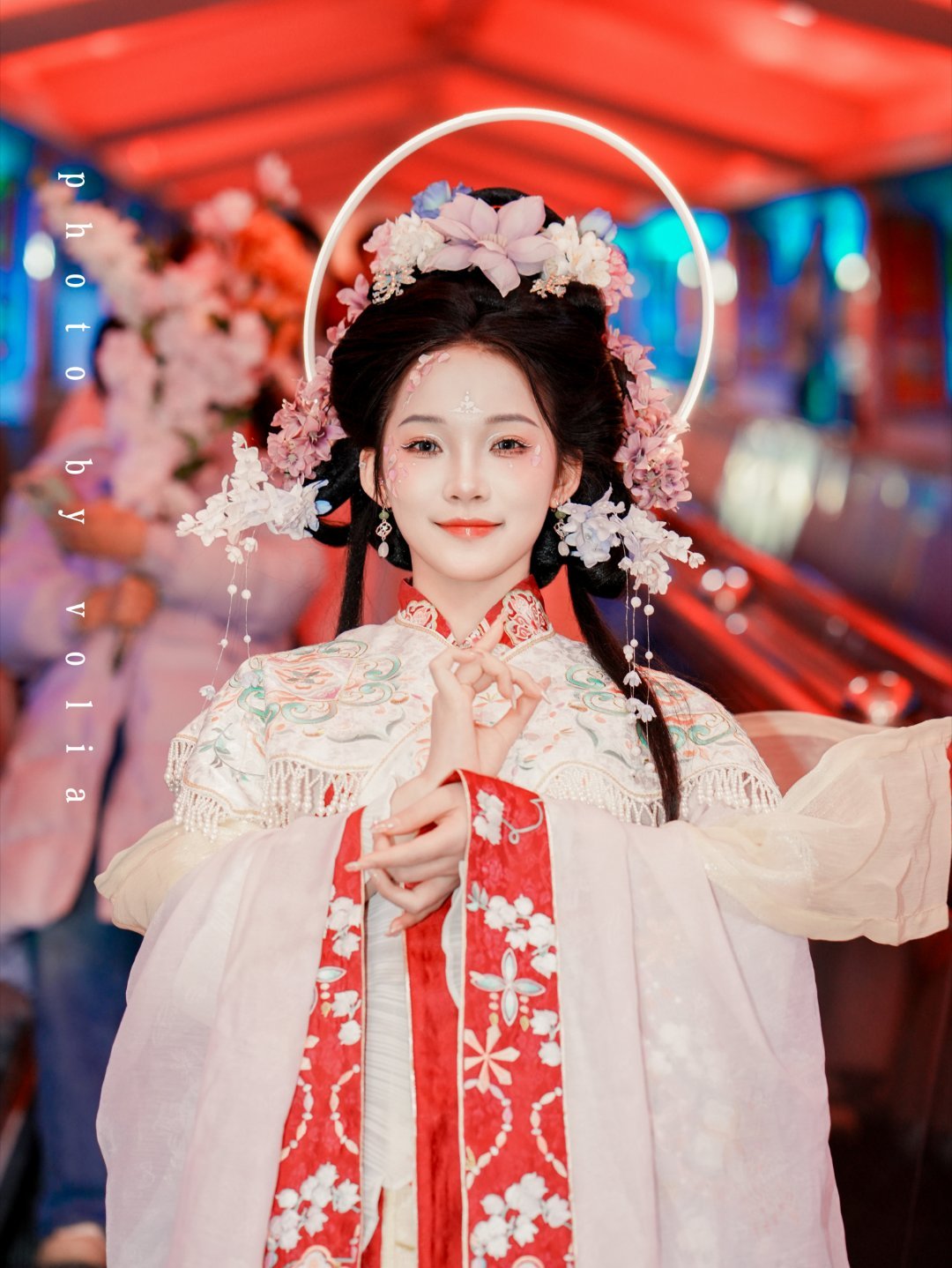 春遇贵州·花瀑幻夜带你玩转黄果树瀑布花神夜游节🔥三大亮点——✅️“花朝节”古风