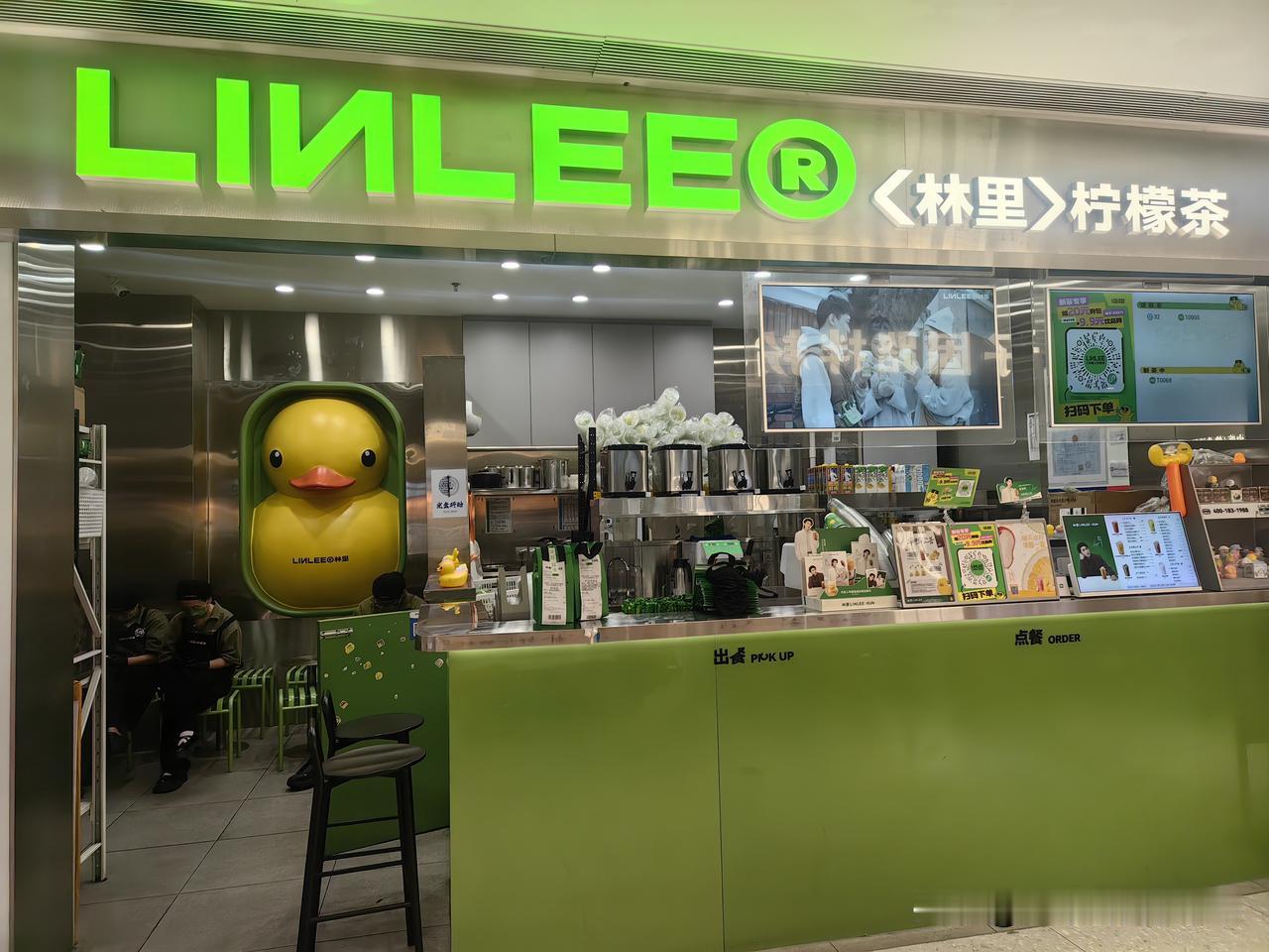 商场流量集中在负一楼地铁层
​小门店/大连锁/走渠道/开全球
每一步都需求能力资