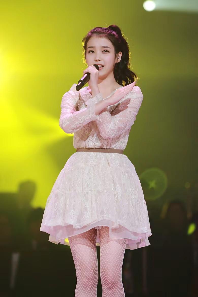 最美李知恩。IU