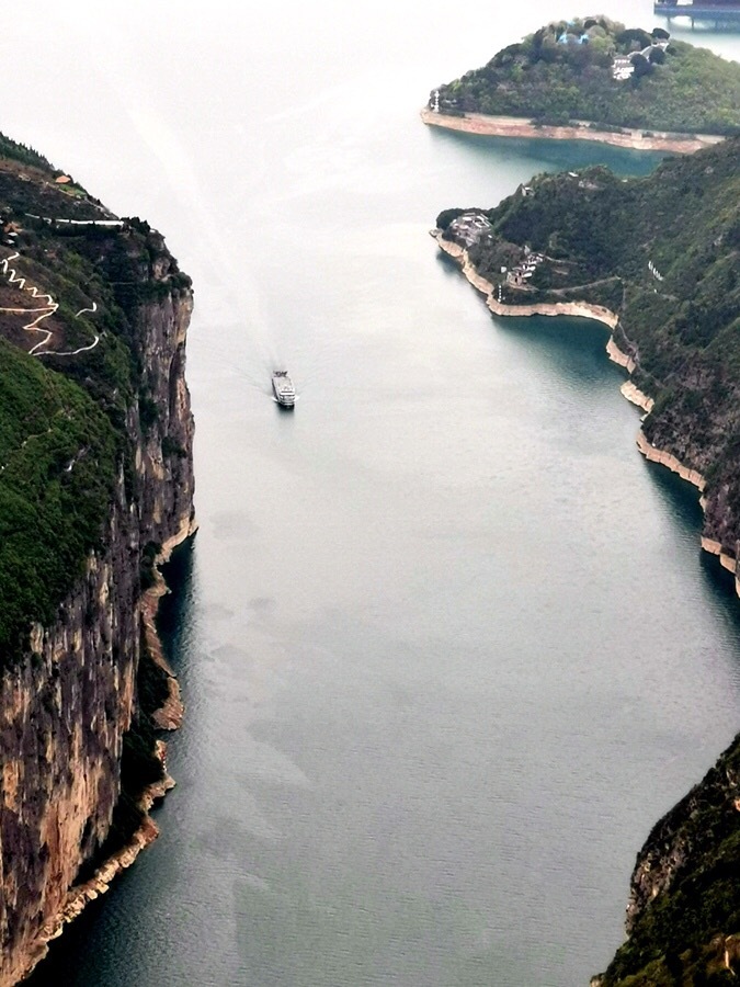 上古时期，四川盆地为古蜀海。大禹带人开凿出夔门，古蜀海水得以东流入海，解决了四川