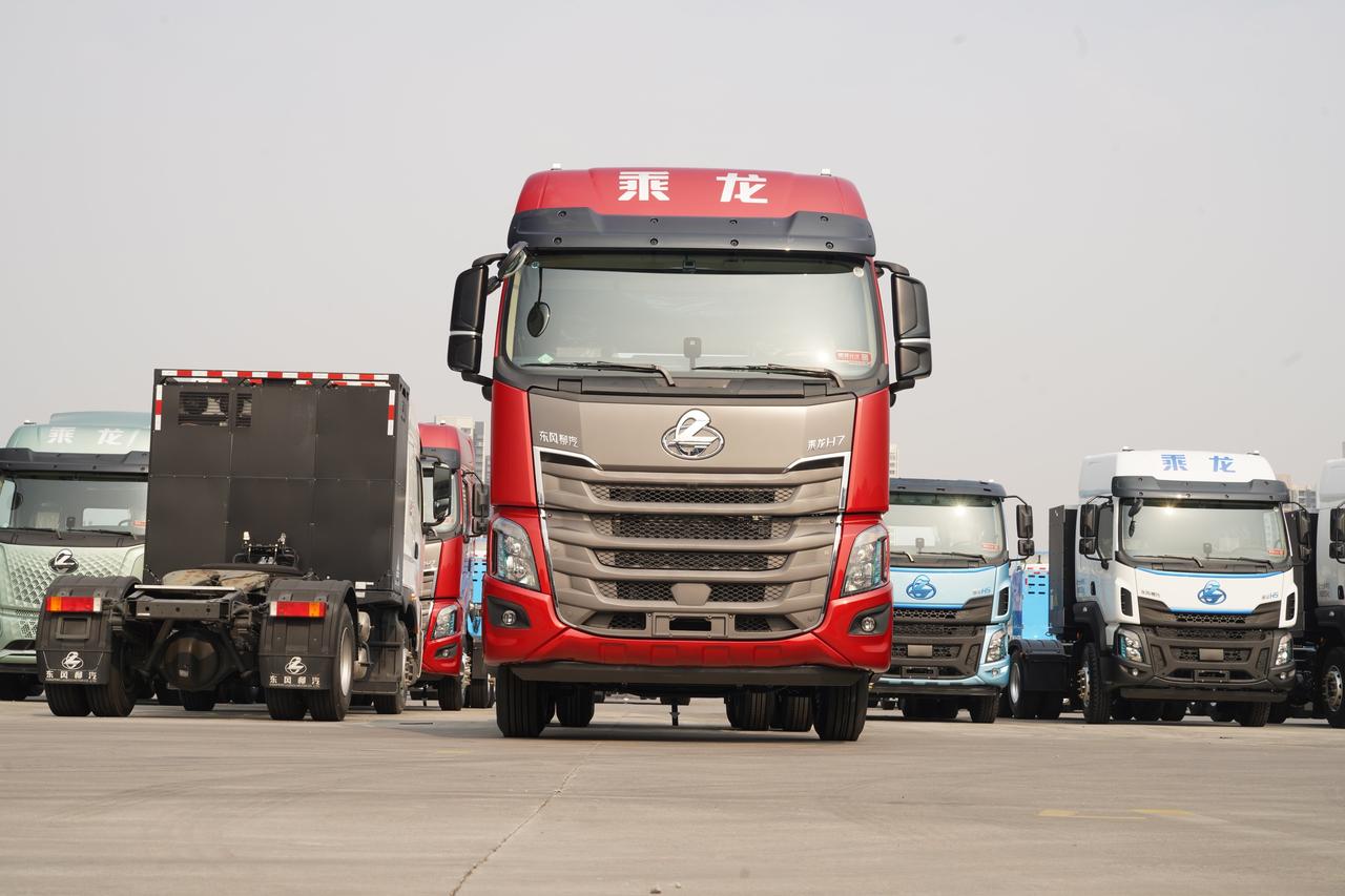 在“中国蔬菜之乡”山东寿光，有这样一支常年穿梭在丝绸之路上的“钢铁驼队”，满载着