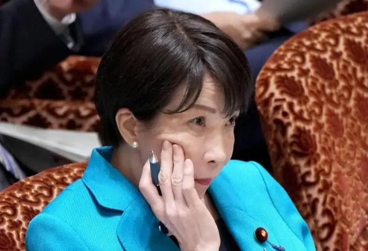 “稀土”断货到火烧眉毛了，才想起来要主动上门求和，都懒得搭理它，还让自己的美国爹