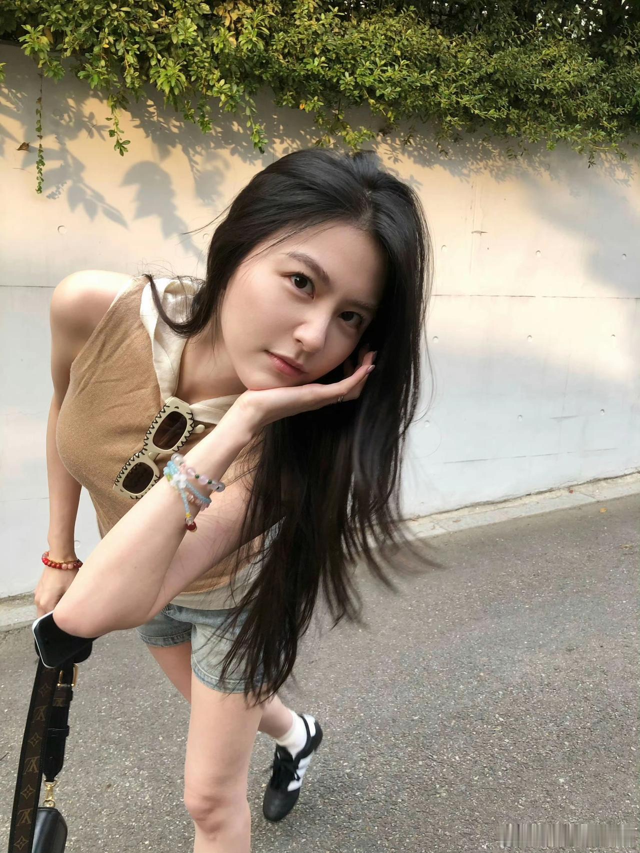 cortis风的亭希[爱慕]
刘亭希 娱乐