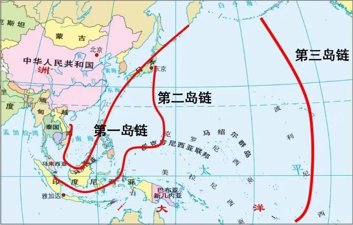 从国防海军战略和海上交通运输的角度看，中国近海的地缘环境确实称不上优越，岛链环绕