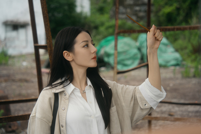 迪丽热巴聂九罗登顶V榜，谁懂我们的聂九罗的故事的好看度啊，清冷雕塑家和疯刀聂九罗