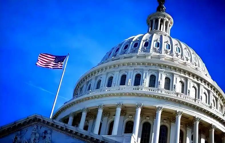 中日交锋这么多天，我们反手一网，竟然捞出了躲在日本背后的一条“超级大鱼”。
 