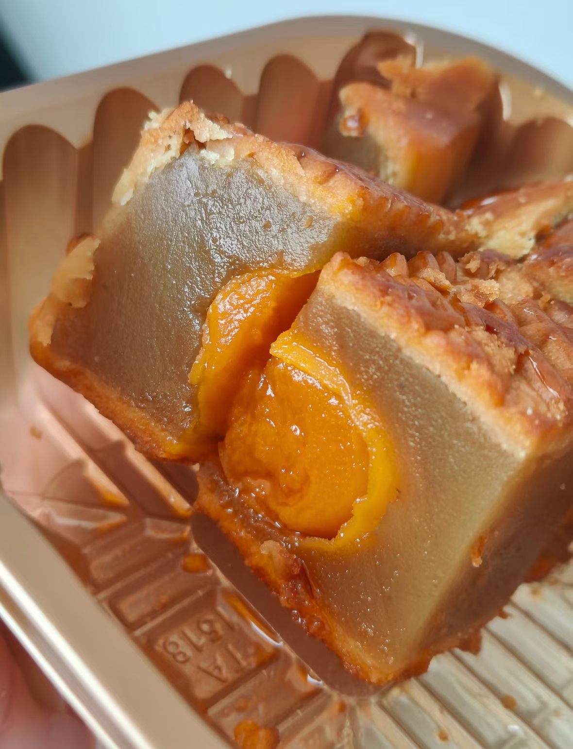 闺蜜们有没有𝟗.𝟗 我和你换一整盒华美月饼！🥮 