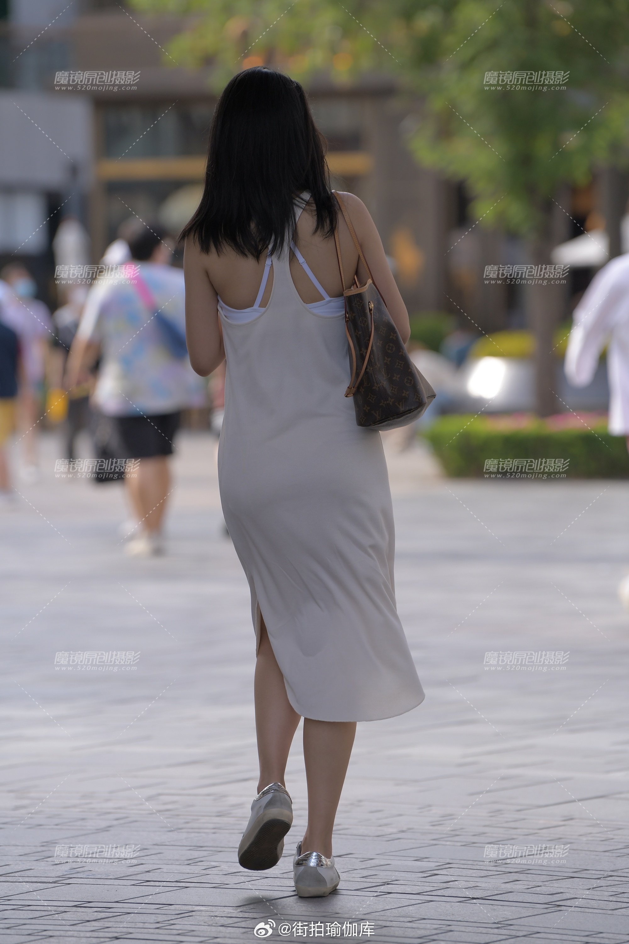 这裙子的质感应该不错！时尚潮流今日穿搭(ootd) ​​​