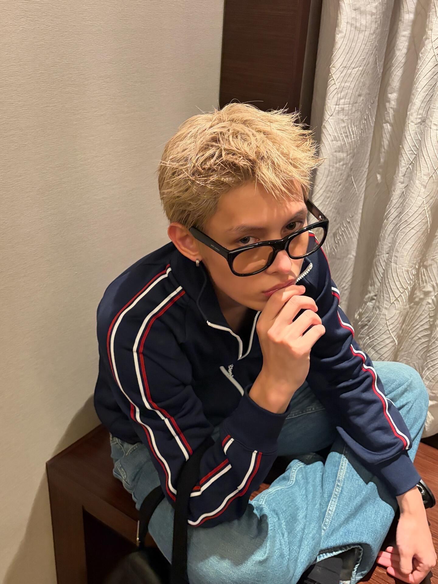 CORTIS马丁Martin赵雨凡即将亮相巴黎时装周YSL大秀 两位混血line