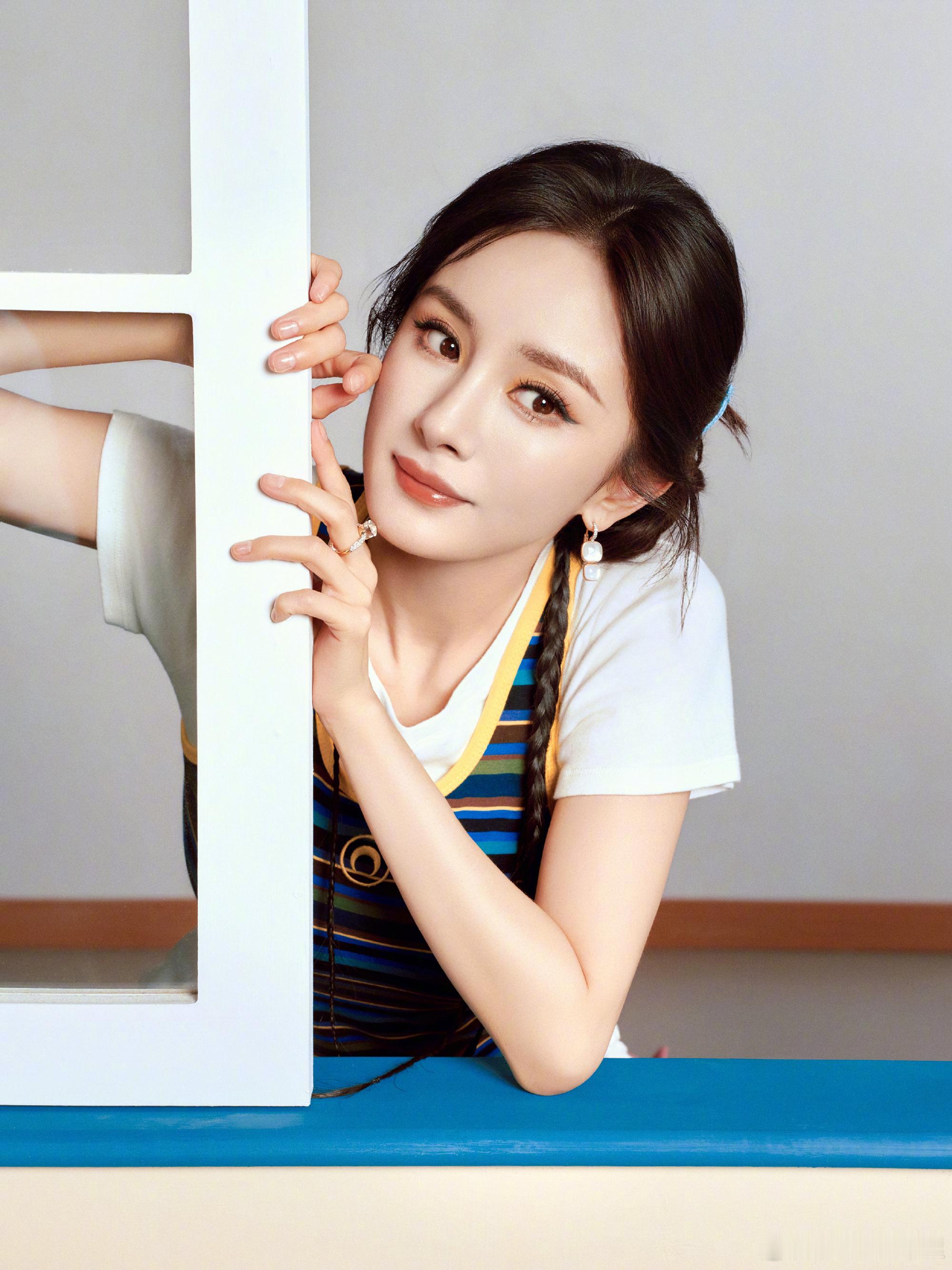 幂的工作日记今天是漂亮的幂幂宝期待杨幂的直播哦 