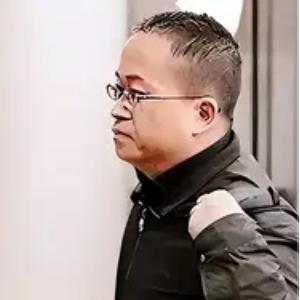 中国芯片专家张浩被美国设局诱捕，扣押整整9年。谁也没想到，这位洗脱罪名、刚踏上国