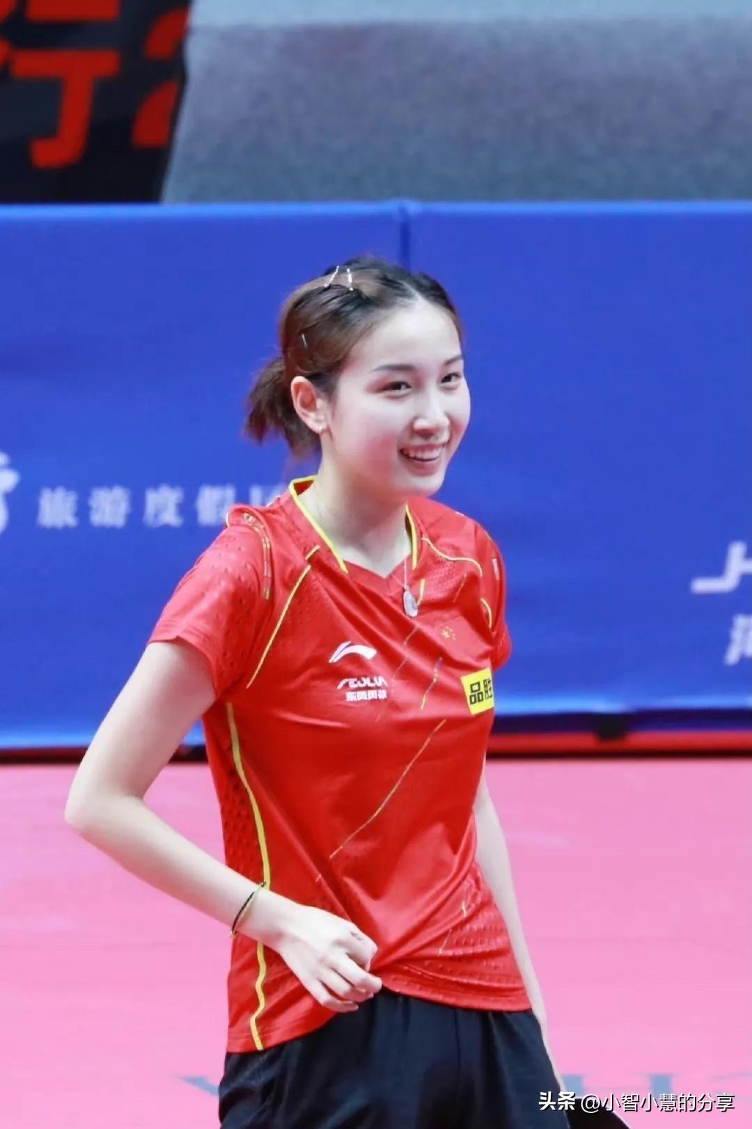 这个女运动员长得好靓丽，跟王添艺和陈若琳一样都是美女级别的运动员，气质高贵典雅，