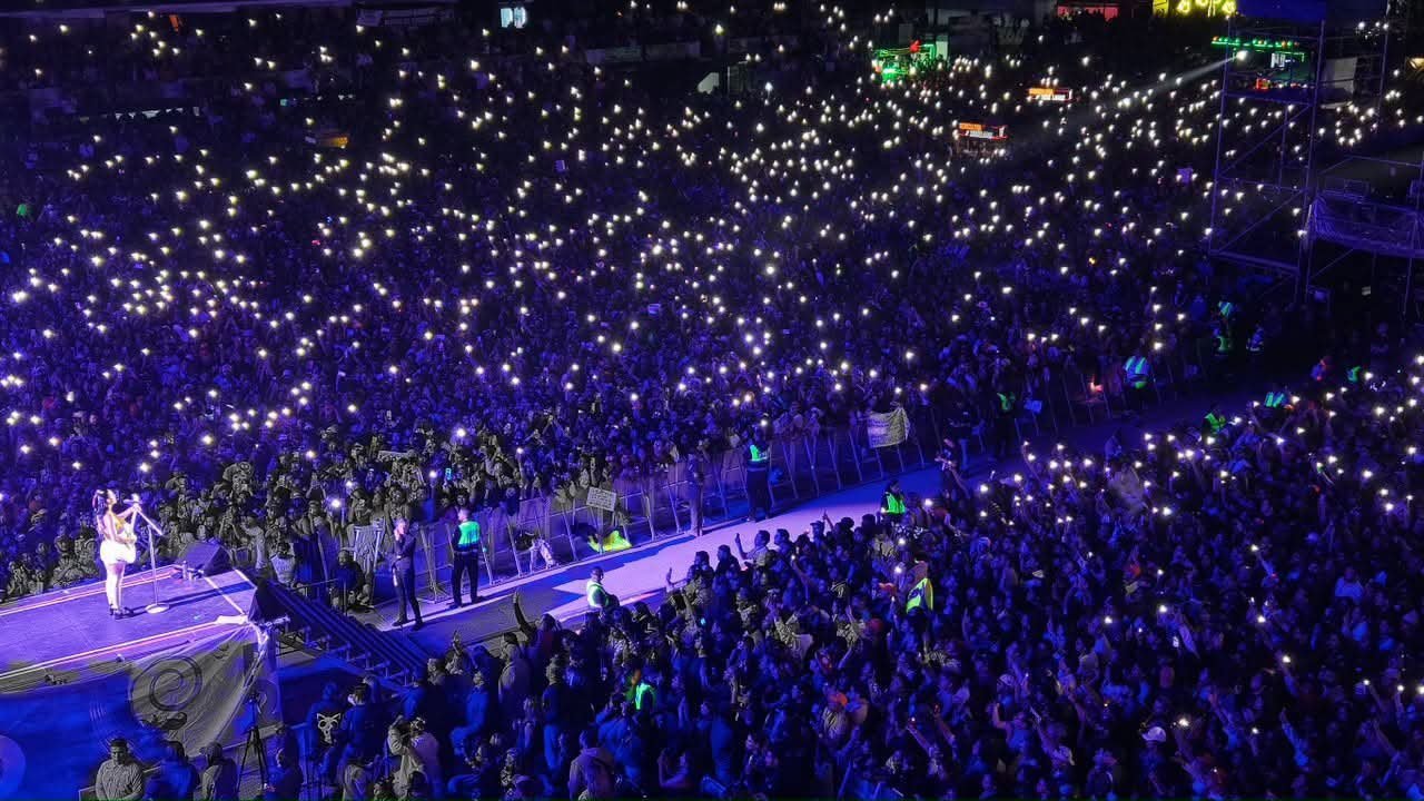 根据 billboard 的官方报道，Katy Perry在墨西哥的免费演唱会吸