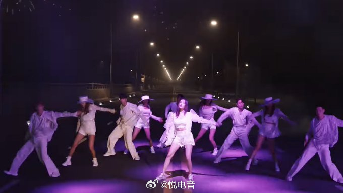 Sunmi 6年前的今天，Sunmi推出单曲《pporappippam》，发行后