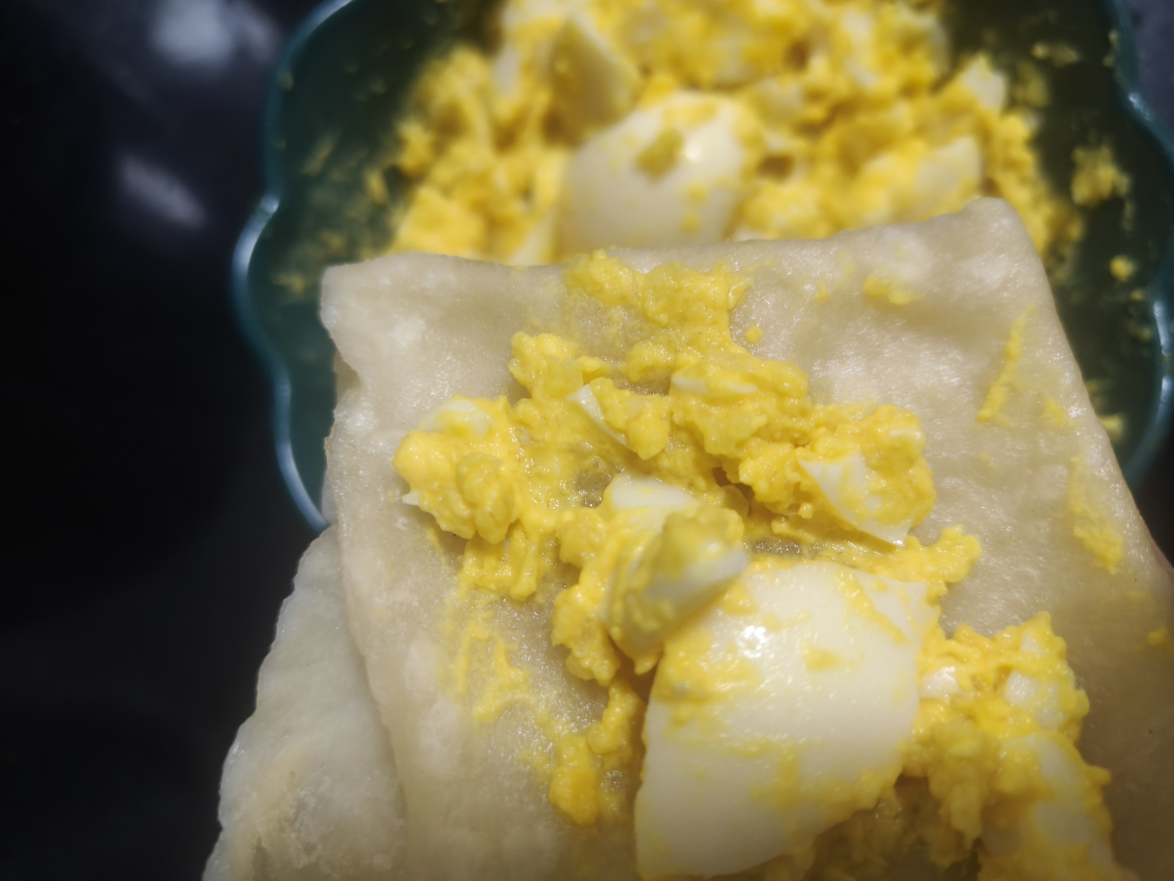 油饼子和蒜泥鸡蛋我做了，裹着吃，好吃