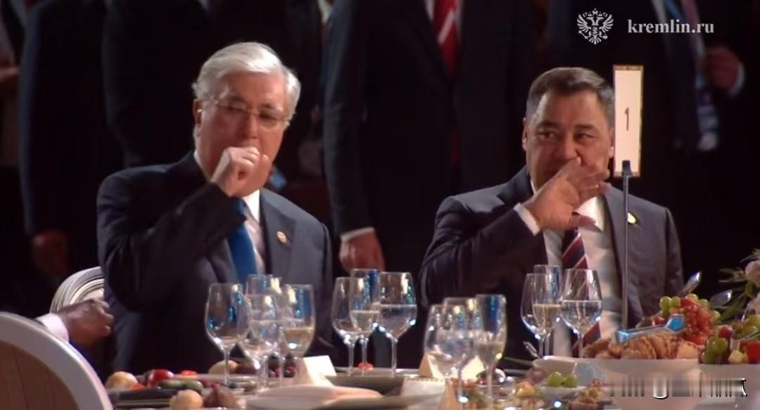 玻利维亚总理阿尔塞出席金砖会议，他已申请加入组织，本次前来有很多内容跟普京商讨。