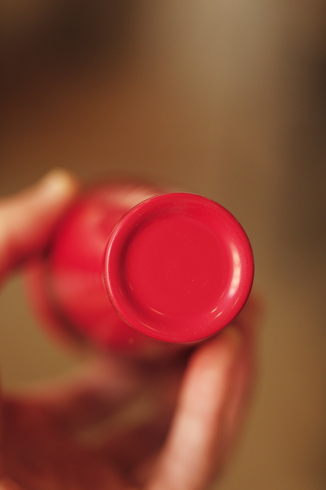 大漆·玫红 | 美人肩承循传统非遗工艺，髤饰大漆；入案头增色添彩，历久弥新。16